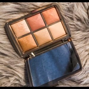 hourglass palette